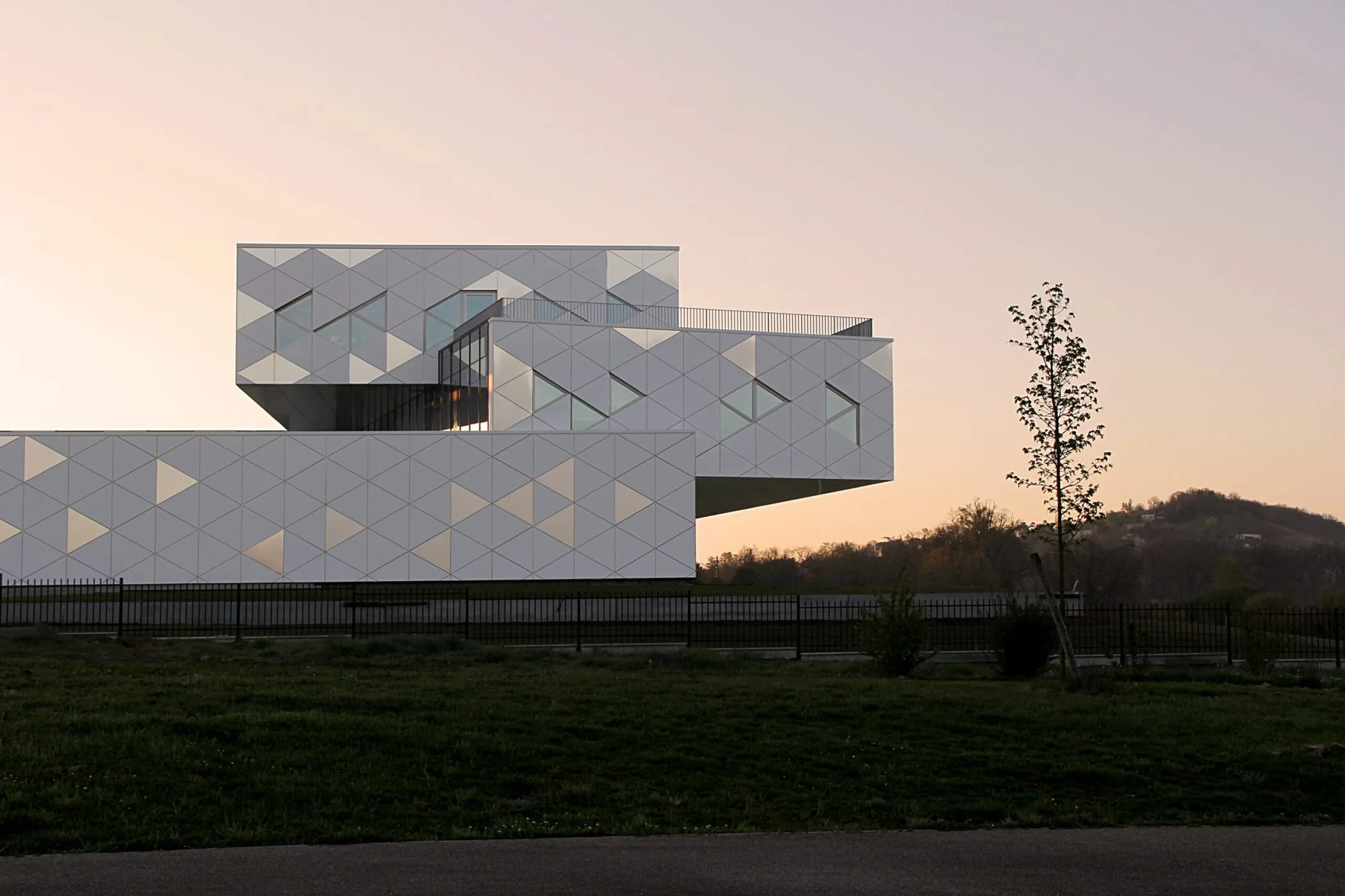 kansei-tv_annu-arch_rec-architecture_9-1 REC Architecture