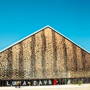 La Grande Halle de la Fondation Luma à Arles, Kansei TV